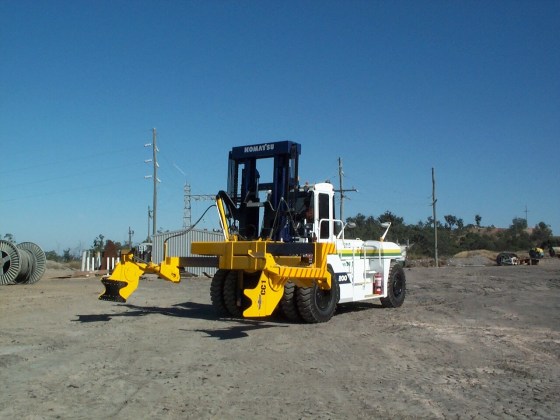 DCP_1232,Callide tyre handler1